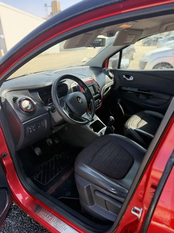 Renault Captur — photo 5