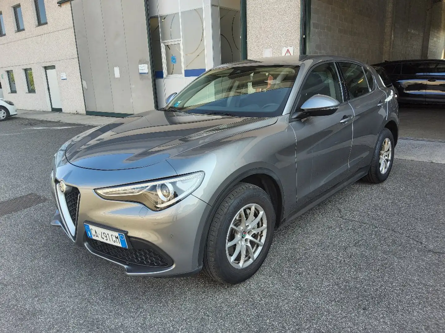 Alfa Romeo Stelvio 2.2 Turbodiesel 190 CV AT8 Q4 Business Grigio - 2