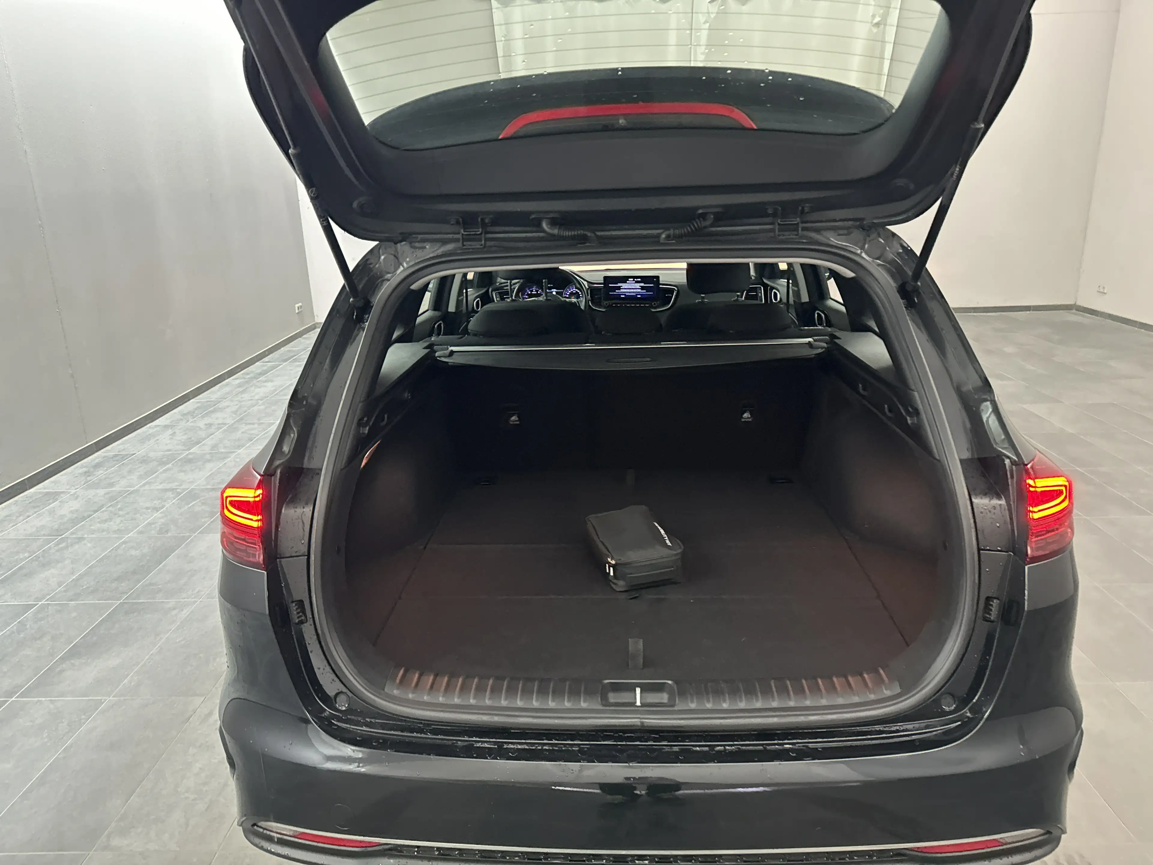 Kia Ceed / cee'd CEE'D SPORTSWAGON NAVI KLIMA RADIO TEMPO MFL SHZ VC PDC KAMERA RFK LED ACC — photo 8