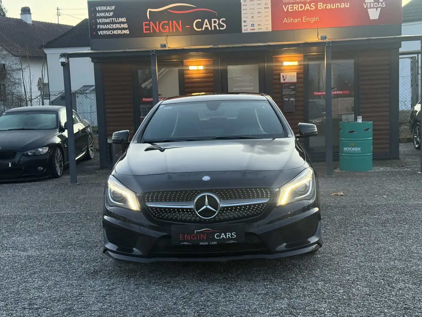 Mercedes-Benz CLA 220 AMG-Line - 2