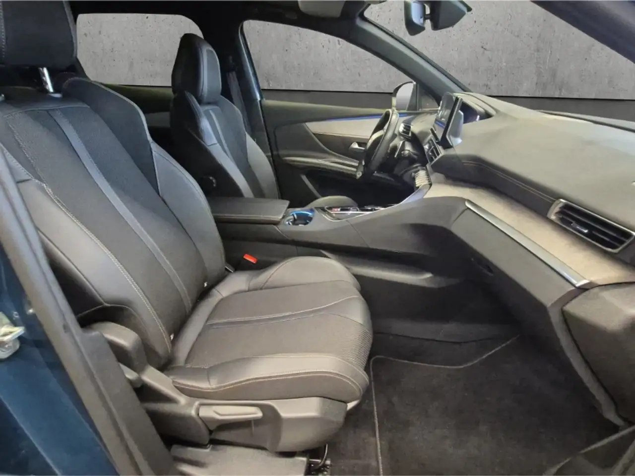 Peugeot 3008 GT HDI 130 EAT8 PANO LED ACC Focal Navi Digitales 13