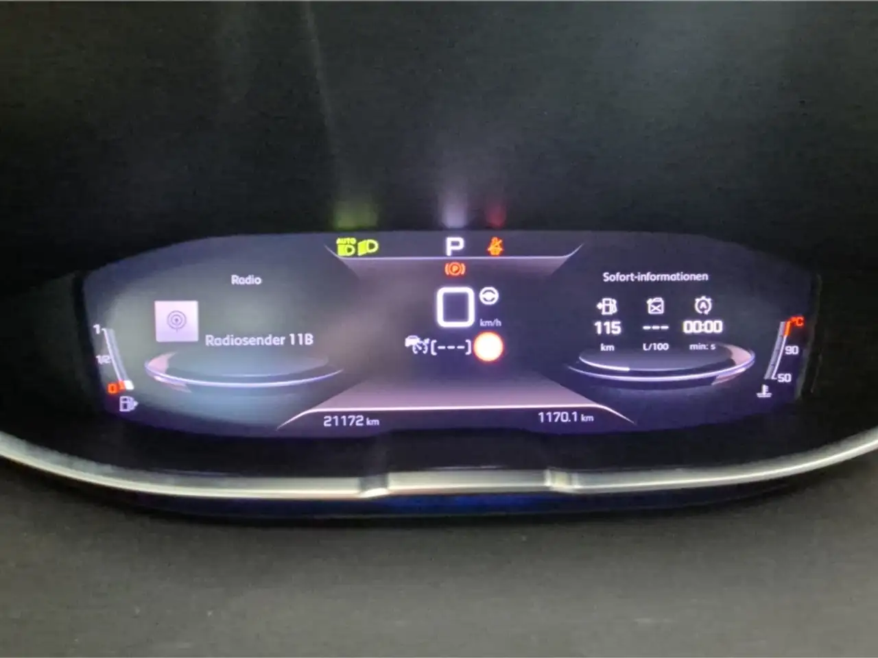 Peugeot 3008 GT HDI 130 EAT8 PANO LED ACC Focal Navi Digitales 15