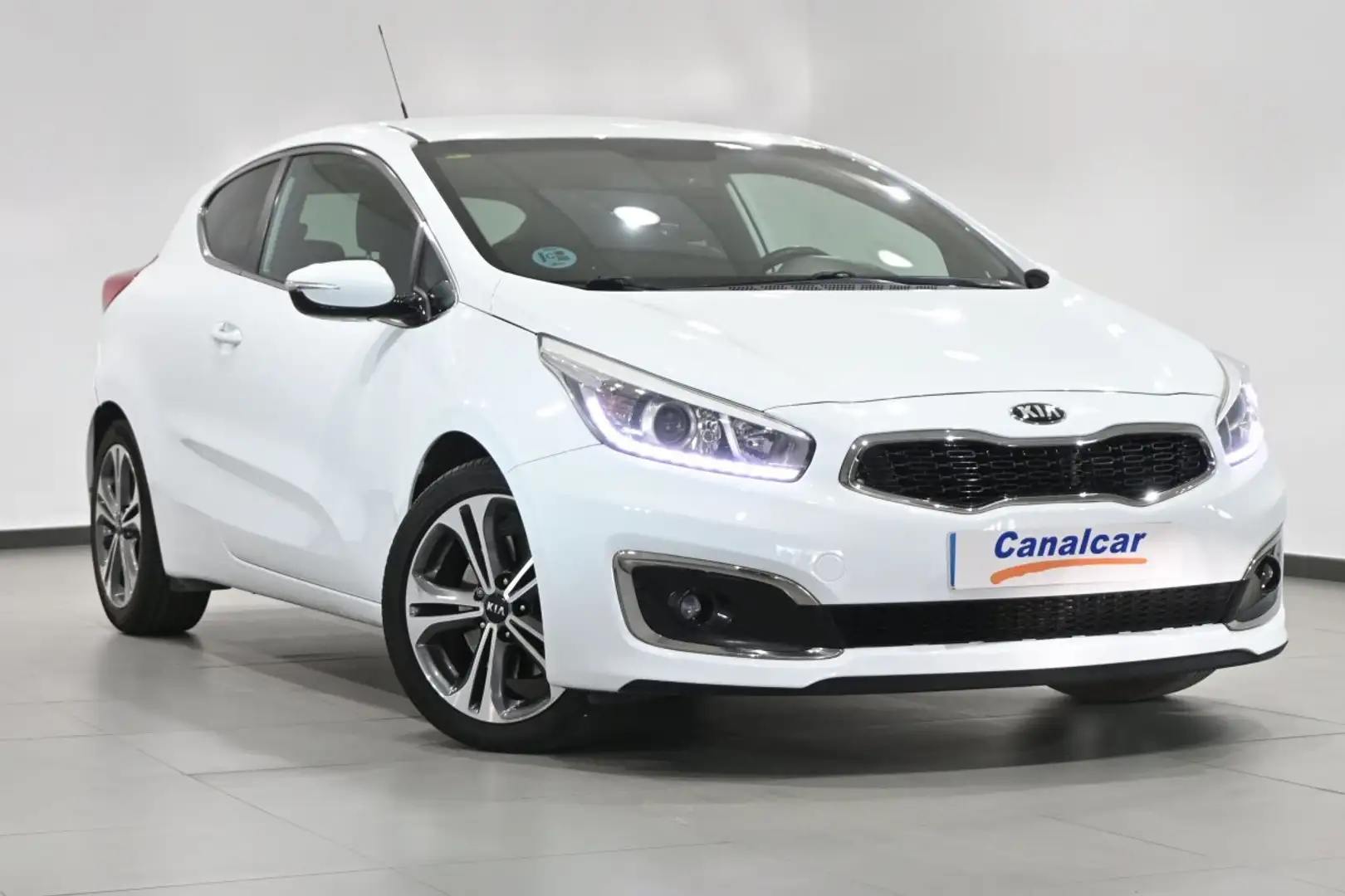 Kia Ceed / cee'd Pro_Cee´d 1.6CRDI VGT Euro2016 136 Blanc - 2