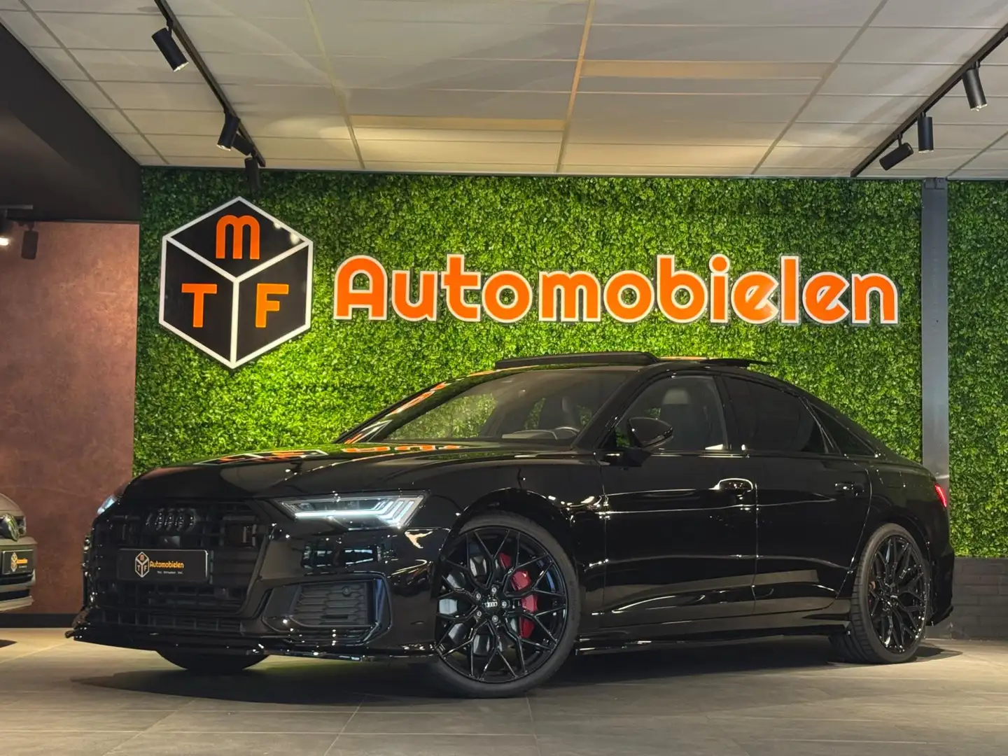 Audi A6 Limousine 55 TFSI e QUATTRO Competition 3x S-LINE Zwart - 1