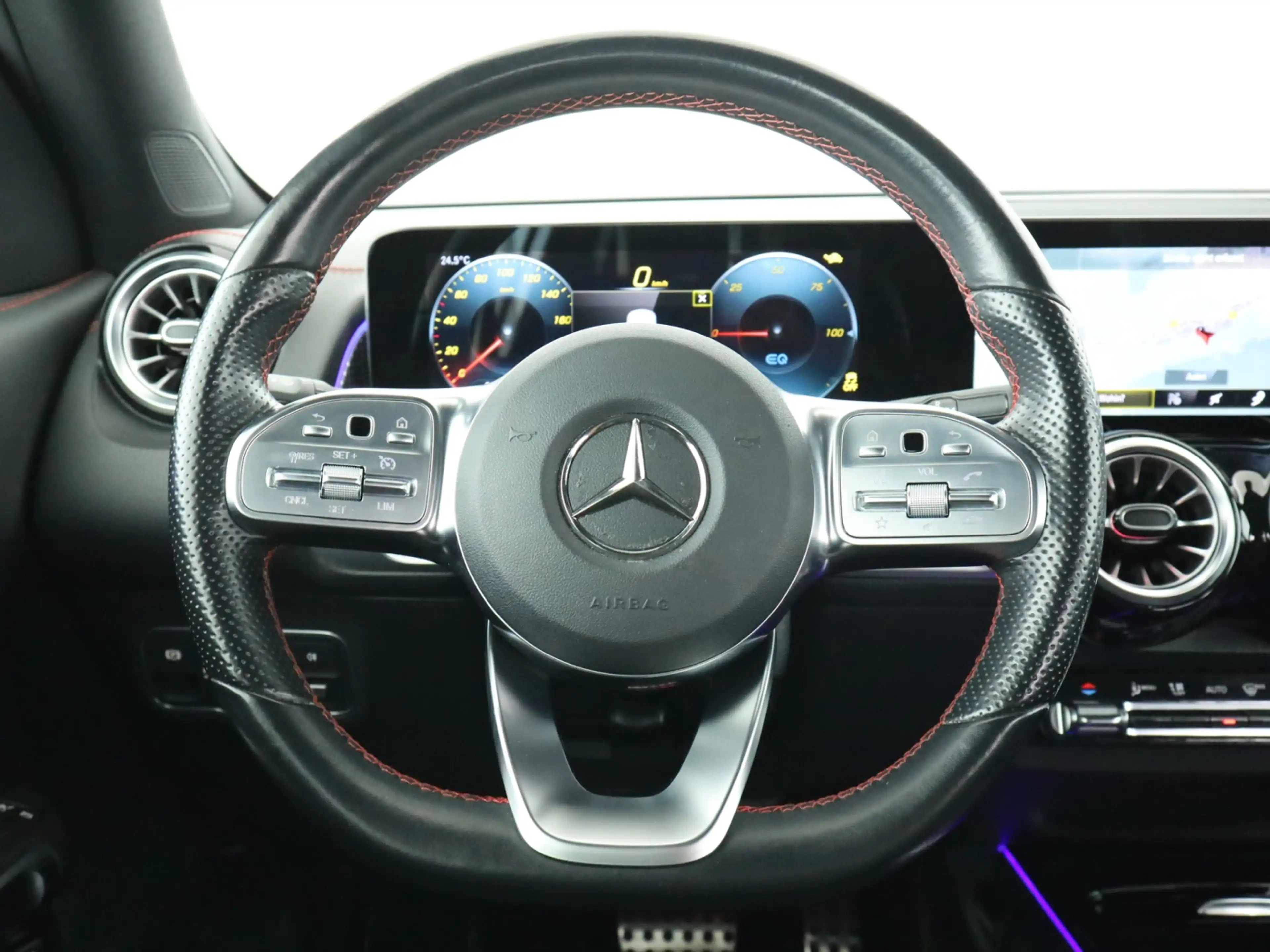 Mercedes-Benz EQB 300 4M *AMG*Advance*LED*Kamera*Ambiente*DAB* — photo 11