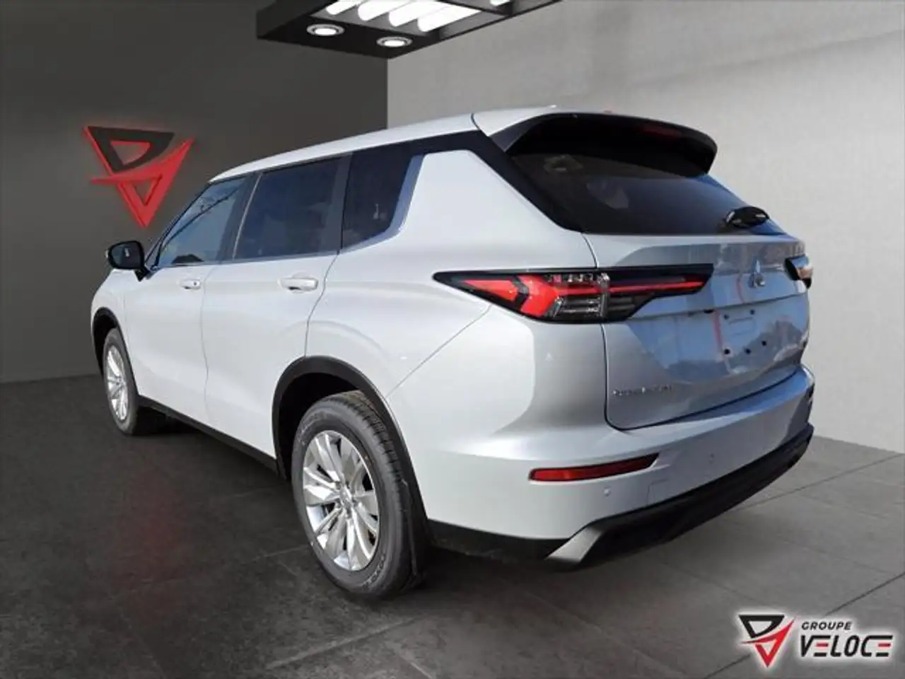 Mitsubishi Outlander снимка Mitsubishi Outlander
