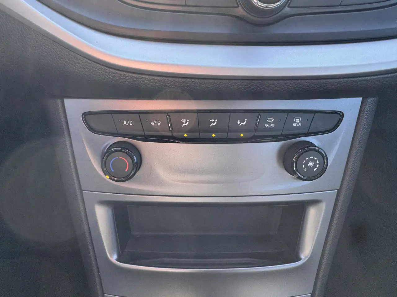 Opel Astra Edition Start/Stop 10