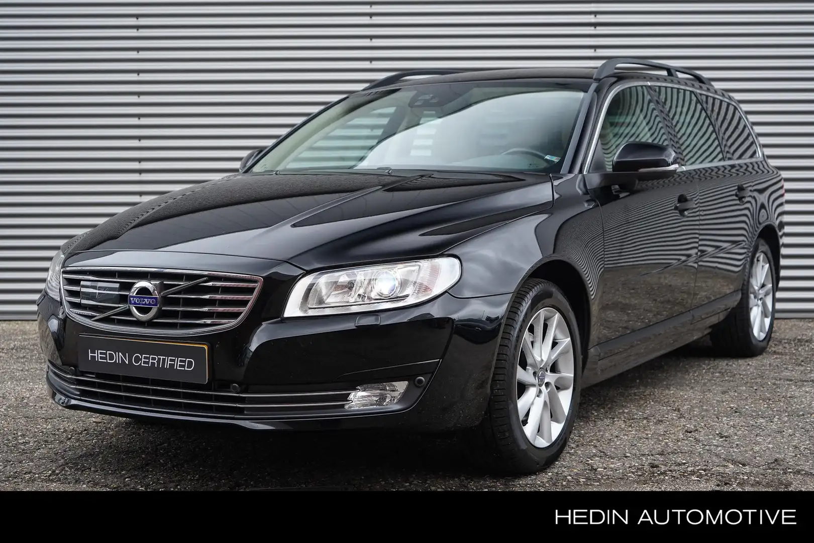 Volvo V70 2.0 T4 Classic Edition Zwart - 1