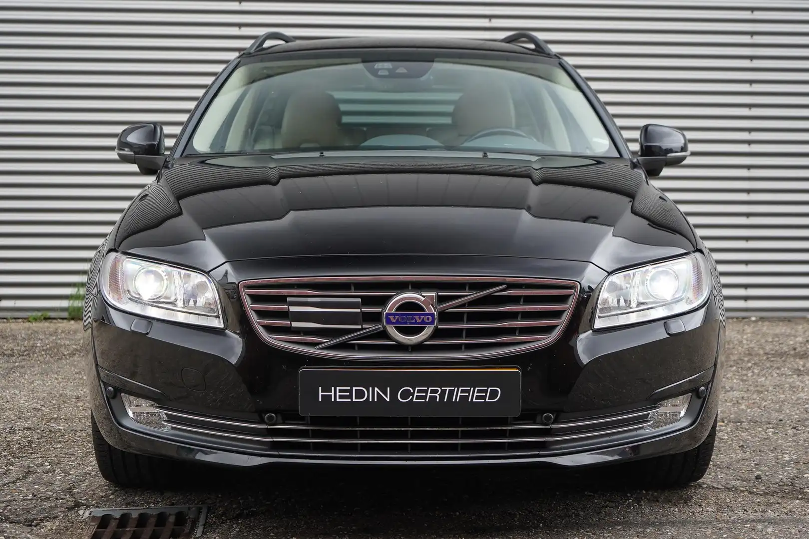 Volvo V70 2.0 T4 Classic Edition Zwart - 2