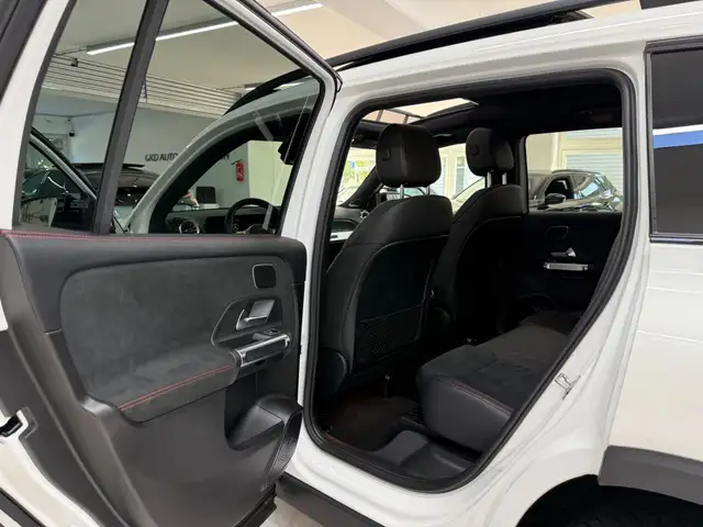 Mercedes-Benz 250 view 7