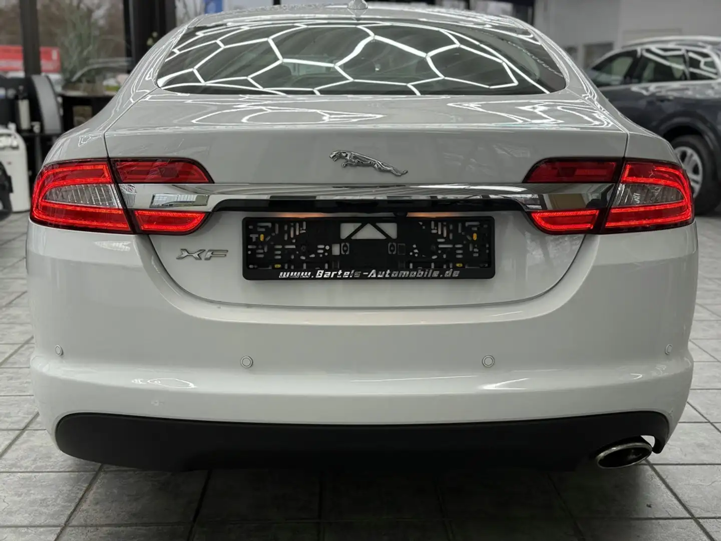 Jaguar XF 2.2 Diesel, 2.Hand, Leder, Navi, Bi-Xenon Weiß - 2