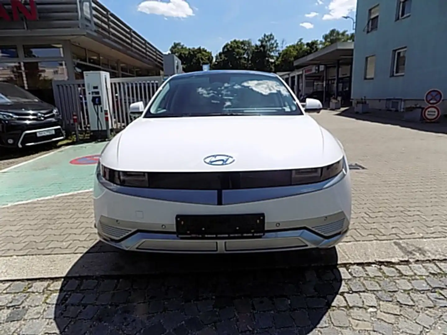 Hyundai IONIQ 5 UNIQ Allrad 72,6kWh Relax 20´ Solardach Leder Wit - 2
