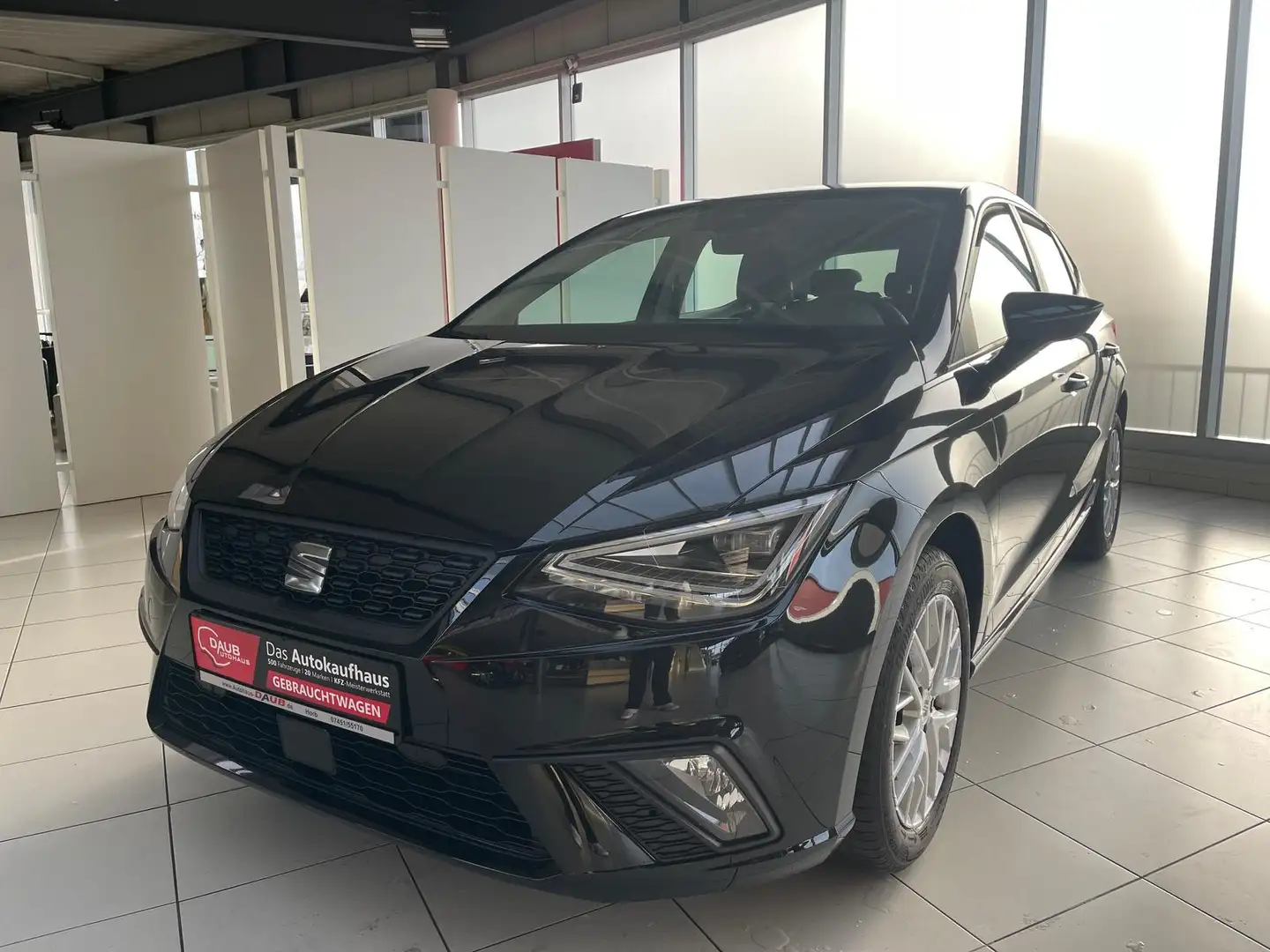 SEAT Ibiza 1.0 TSI+Klimaautomatik+Kamera+Alu+LED+voll Zwart - 1