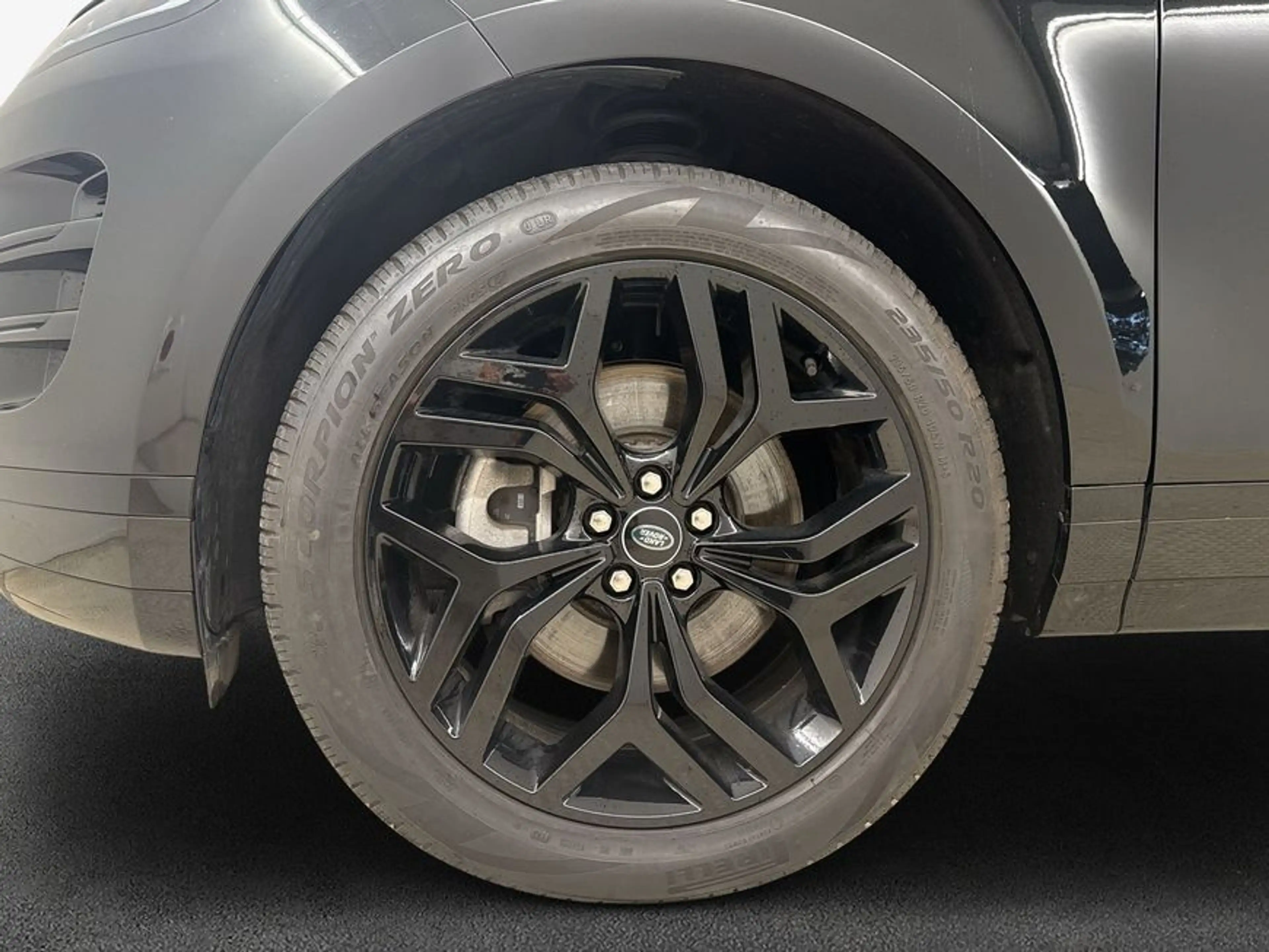 Land Rover Range Rover Evoque P200 R-Dynamic SE — photo 9