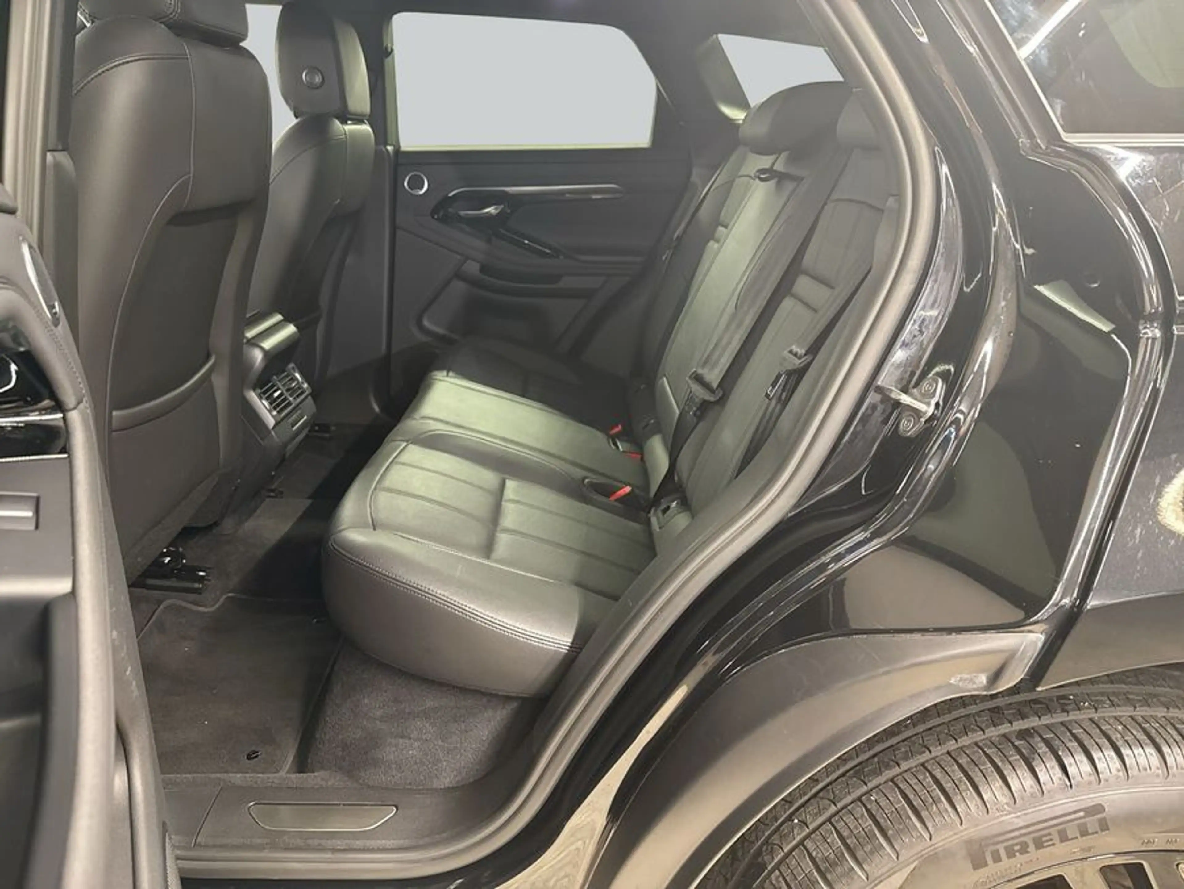 Land Rover Range Rover Evoque P200 R-Dynamic SE — photo 5