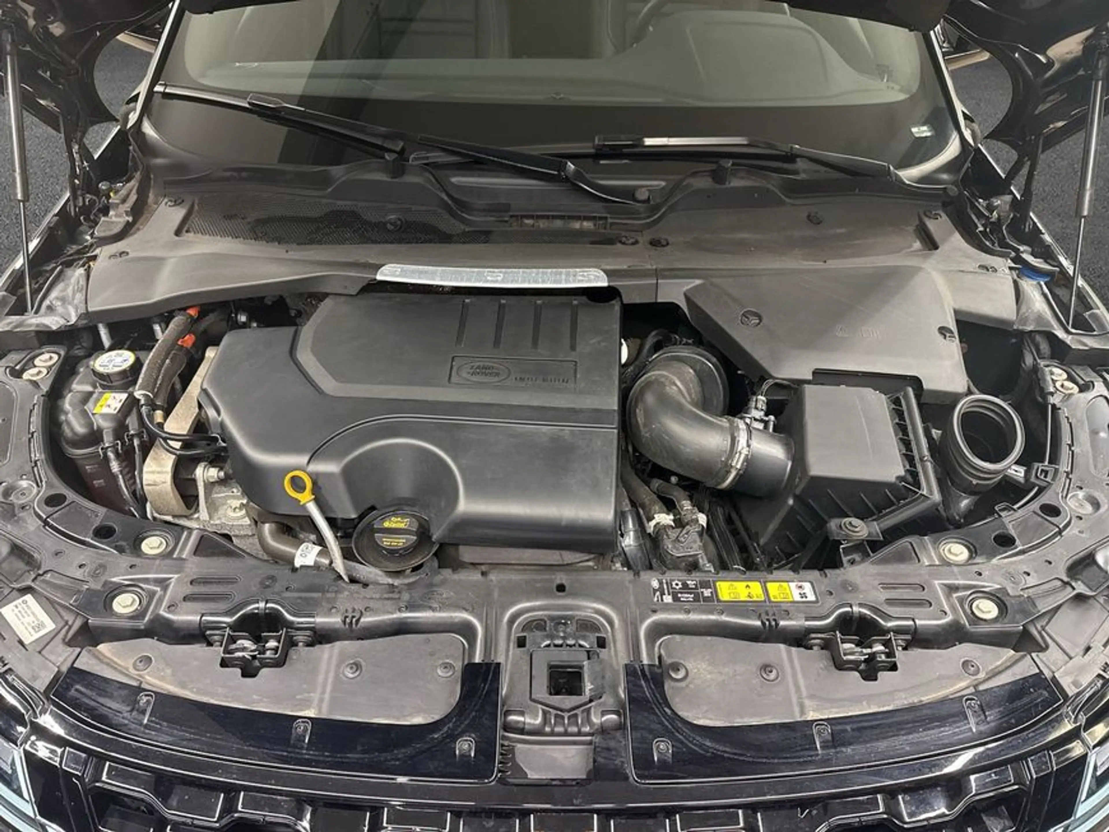 Land Rover Range Rover Evoque P200 R-Dynamic SE — photo 11