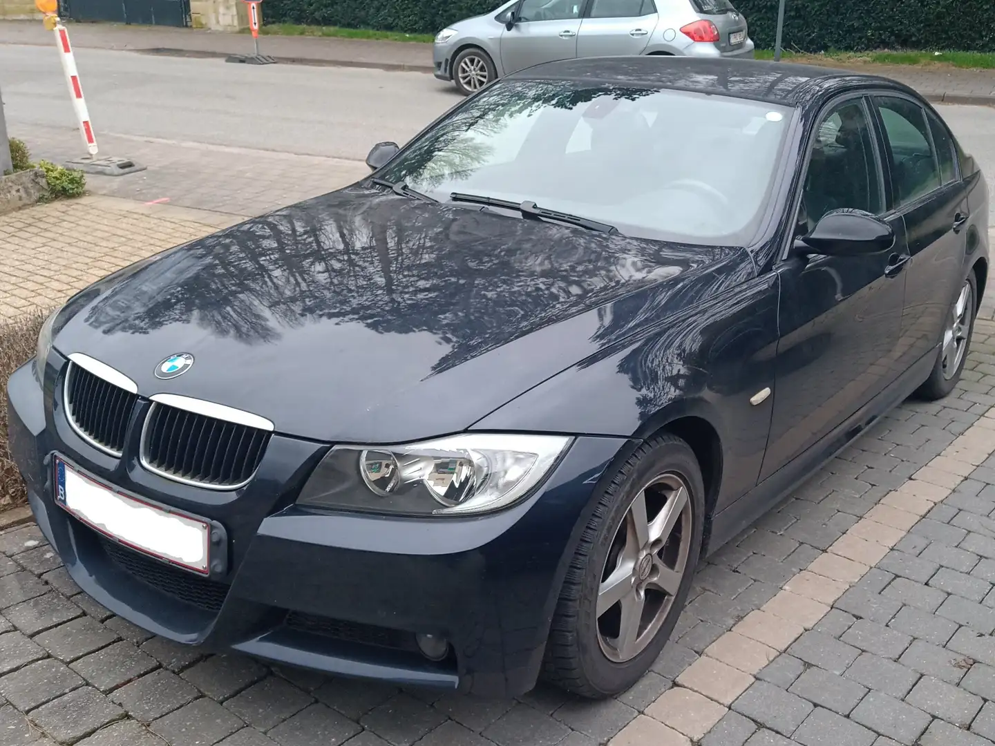 BMW 320 SI Zwart - 2