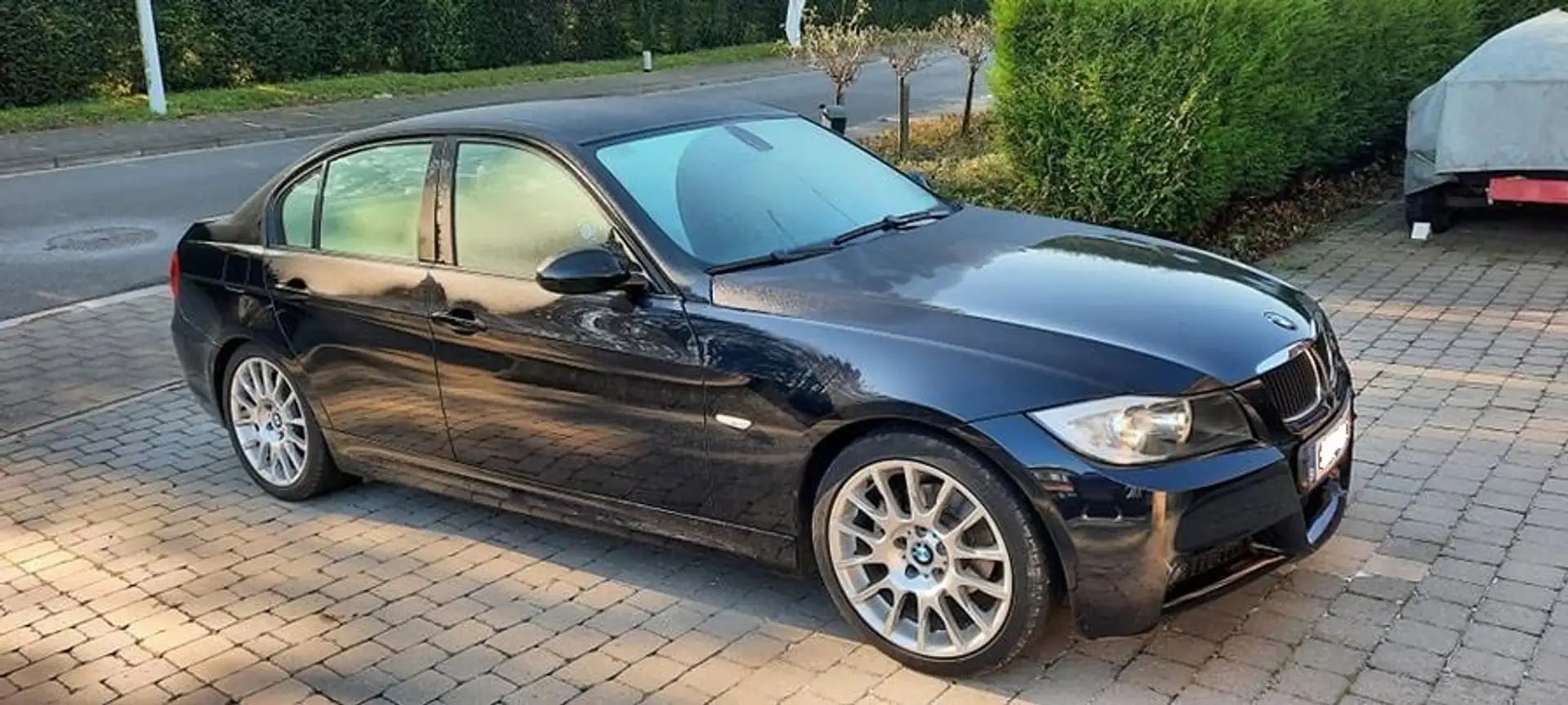 BMW 320 SI Zwart - 1