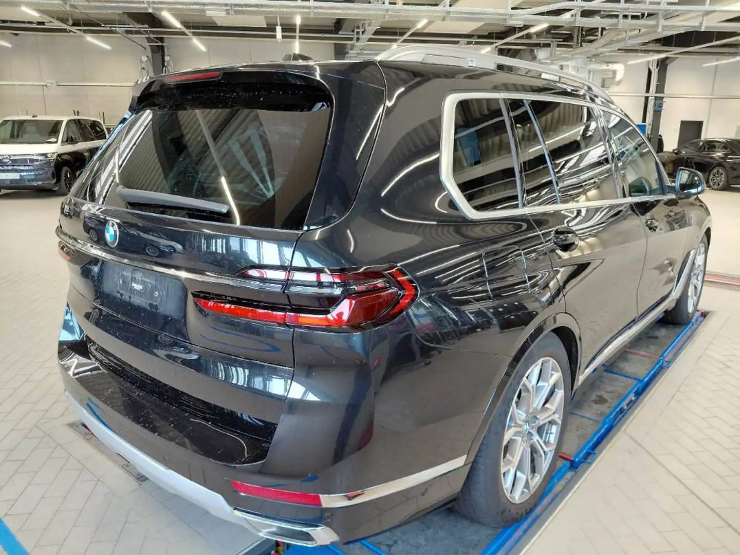 BMW X7 xDrive 40 d LED/LEDER/HUD/PANO/STHZ/AHK/VIRTUAL CO Schwarz - 2