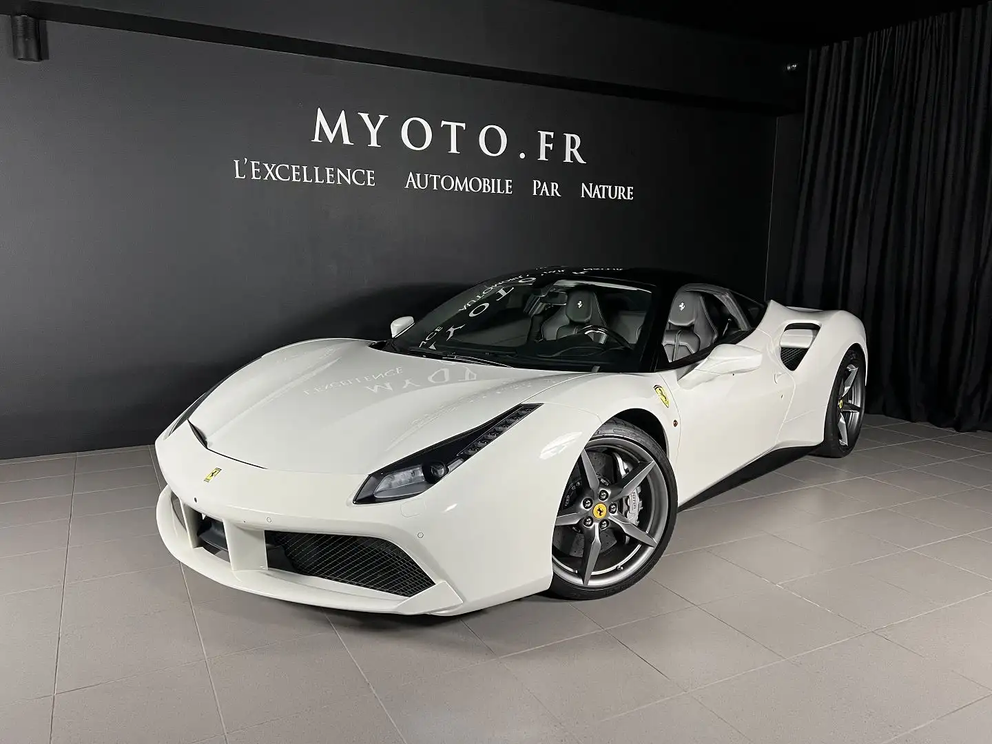 Ferrari 488 V8 3.9 T 670CH Weiß - 1