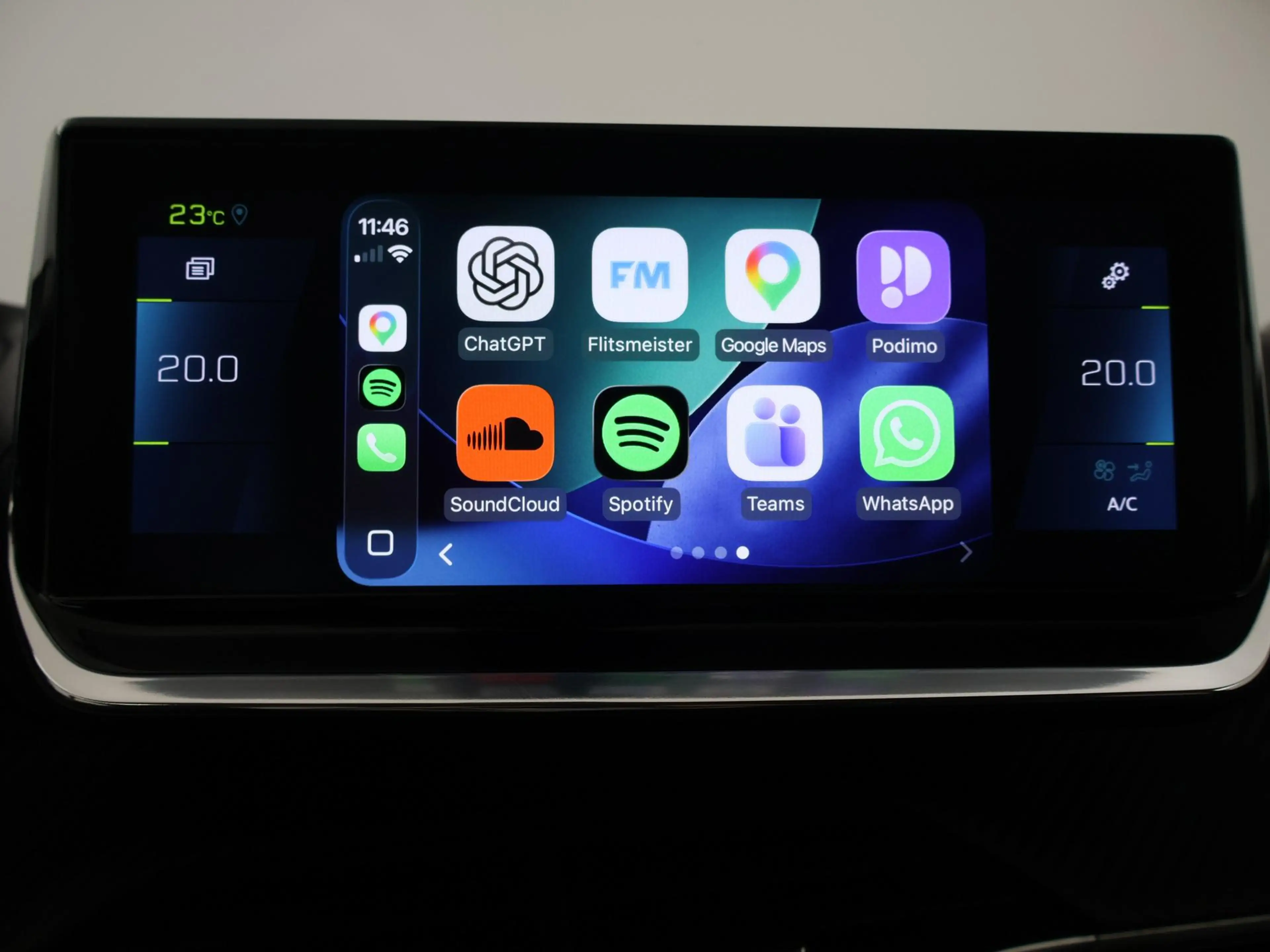 Peugeot e-2008 EV ALLURE 50 kWh + CAMERA | LED | CARPLAY | STOELV — photo 16