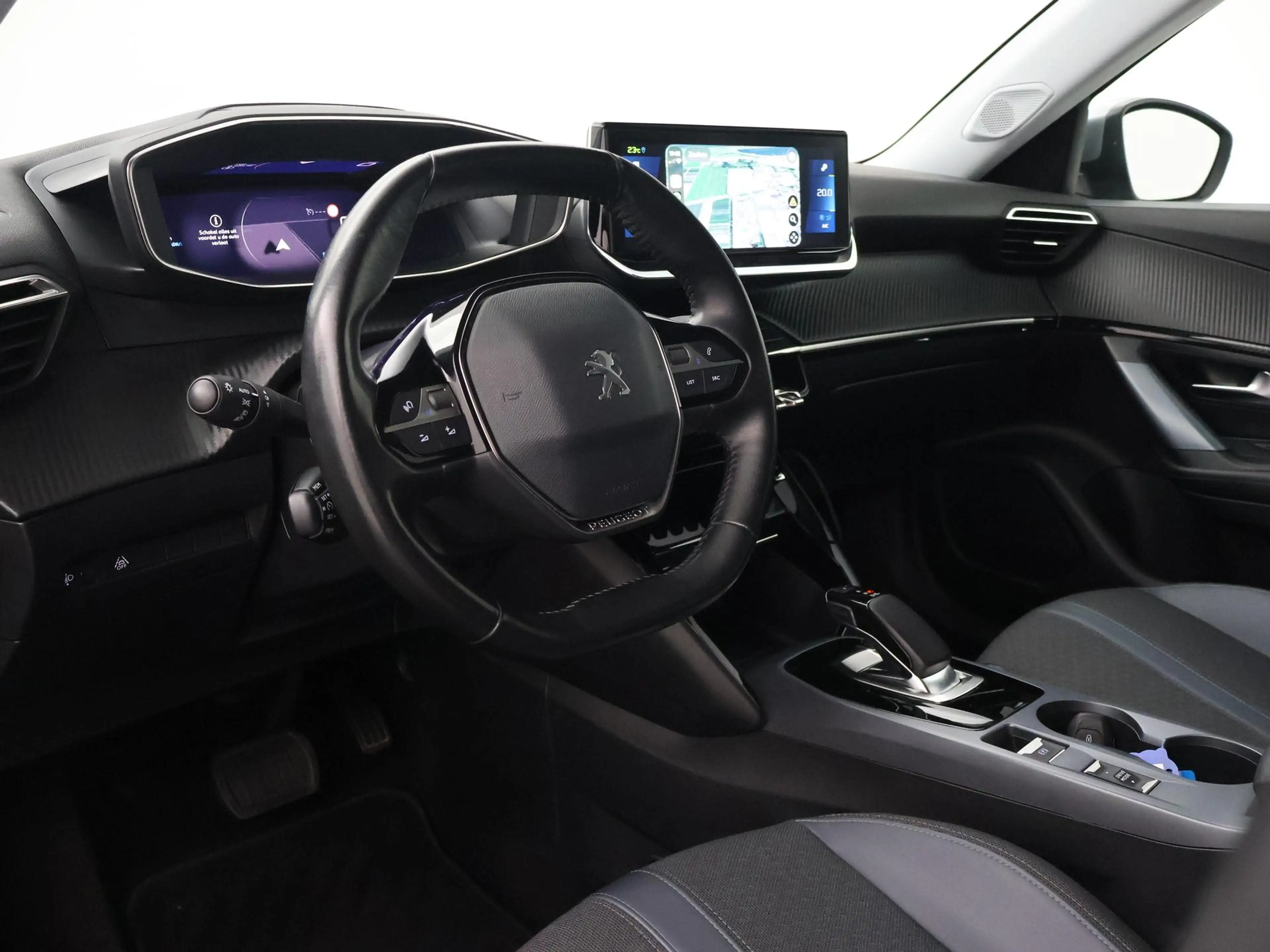 Peugeot e-2008 EV ALLURE 50 kWh + CAMERA | LED | CARPLAY | STOELV — photo 20