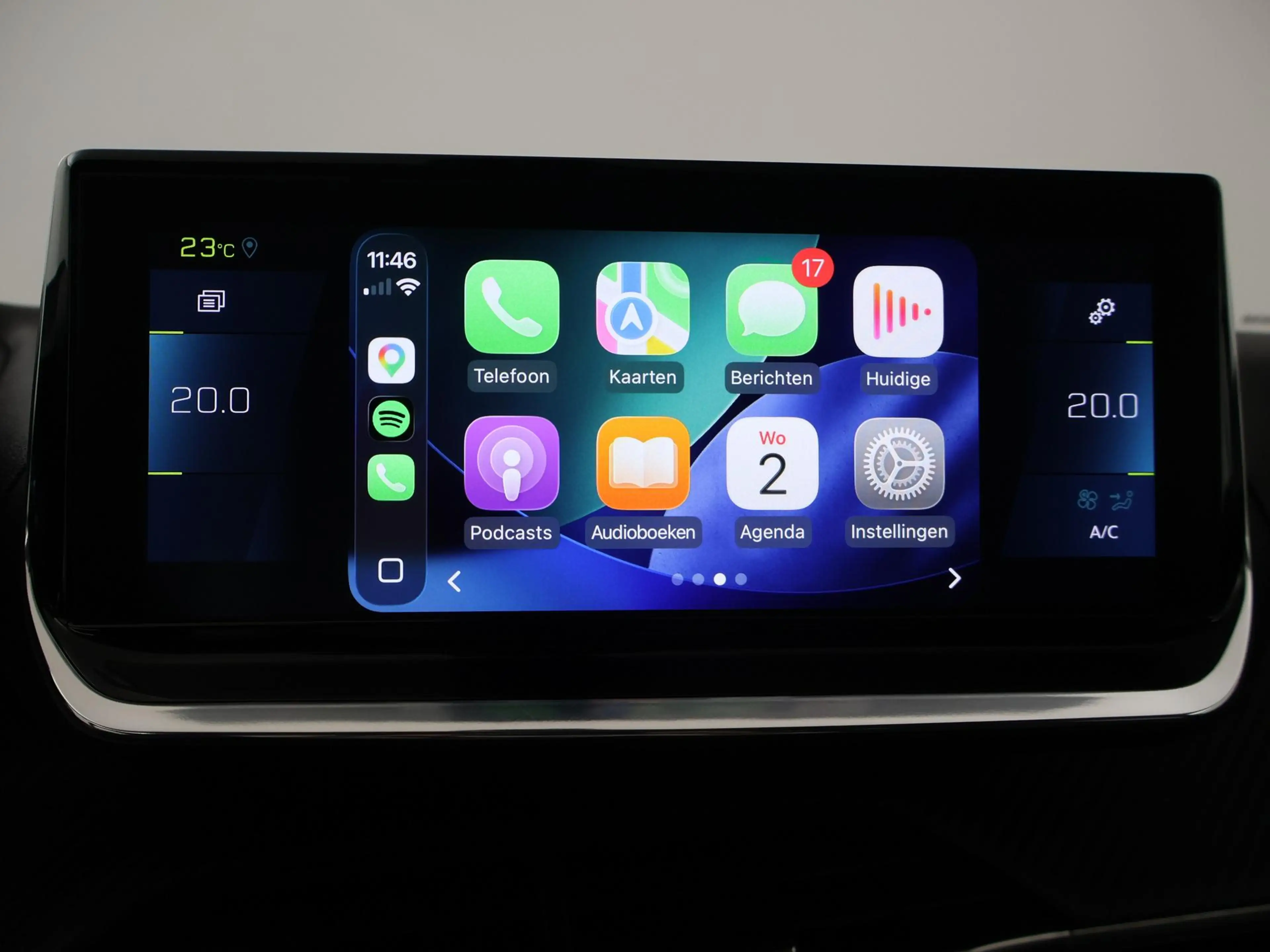 Peugeot e-2008 EV ALLURE 50 kWh + CAMERA | LED | CARPLAY | STOELV — photo 37