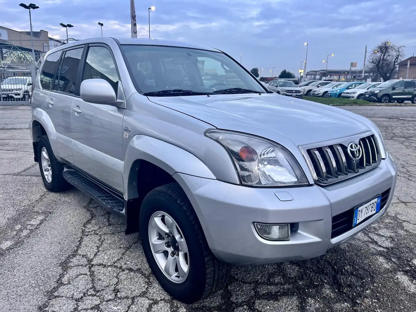 Toyota Land Cruiser Land Cruiser kdj120 Wagon 3.0 d-4d Automatica Silber - 1