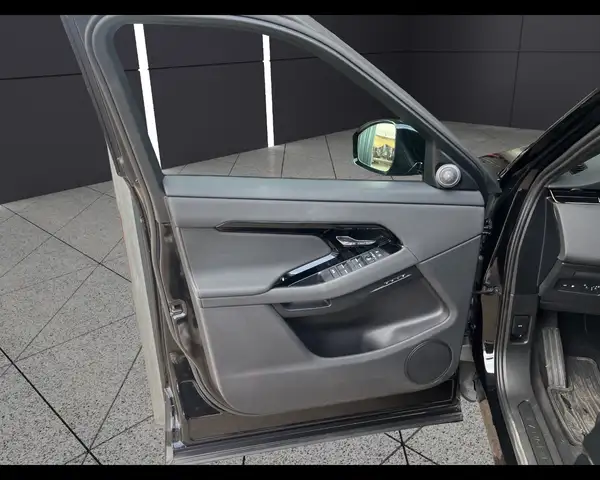 Land Rover Range Rover Evoque view 14