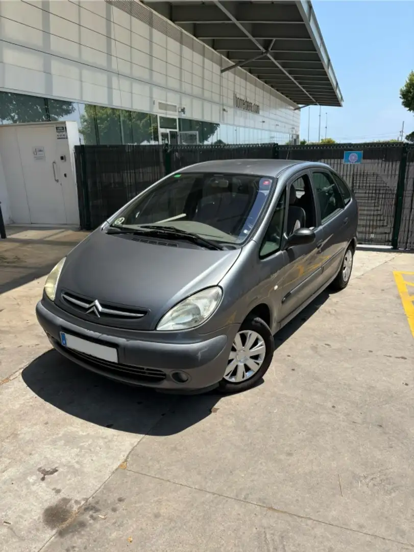 Citroen Xsara 1.4i SX Grau - 1