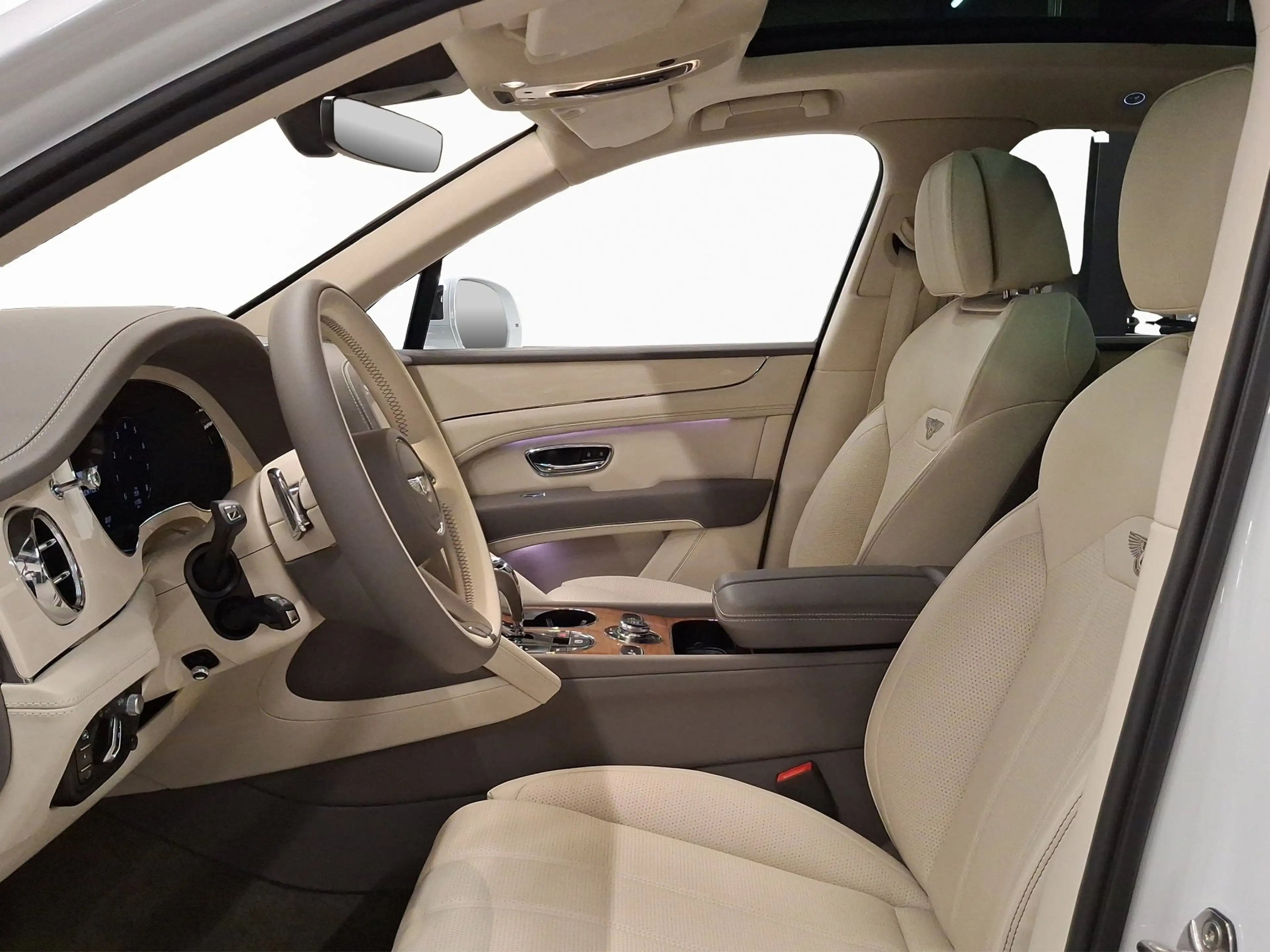 Bentley Bentayga V8 — photo 2
