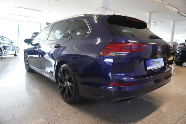 Volkswagen Golf view 4