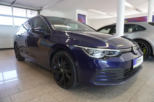 Volkswagen Golf view 3