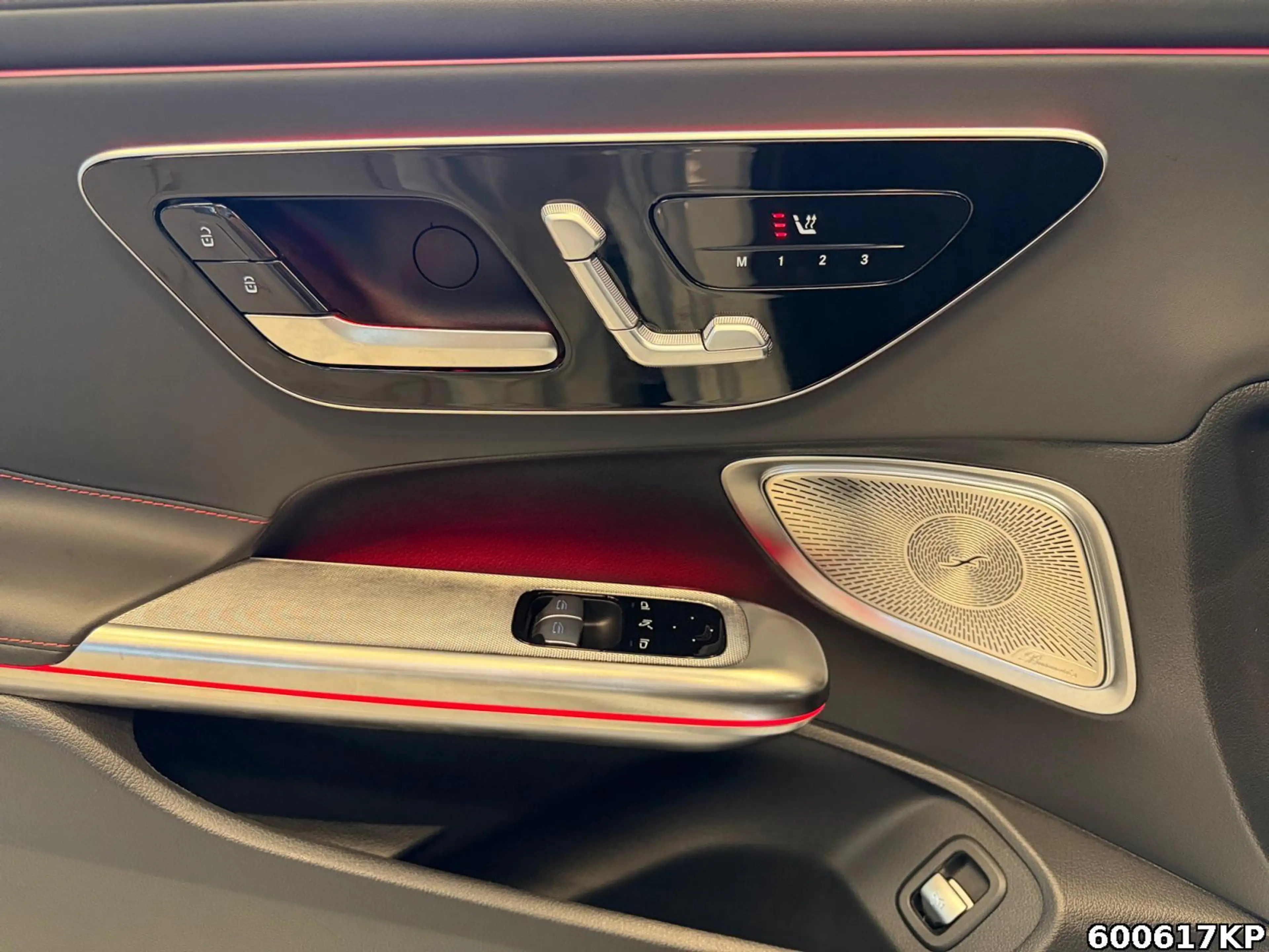 Mercedes-Benz CLE 53 AMG 4M+ Pano AHK Burmester 20" Night II — photo 14