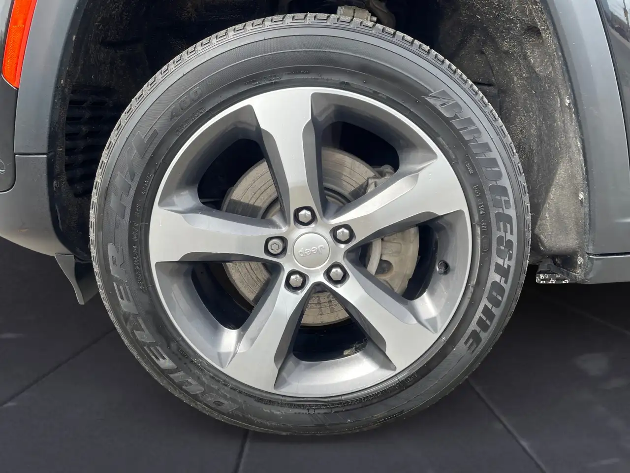 Jeep Grand Cherokee снимка Jeep Grand Cherokee
