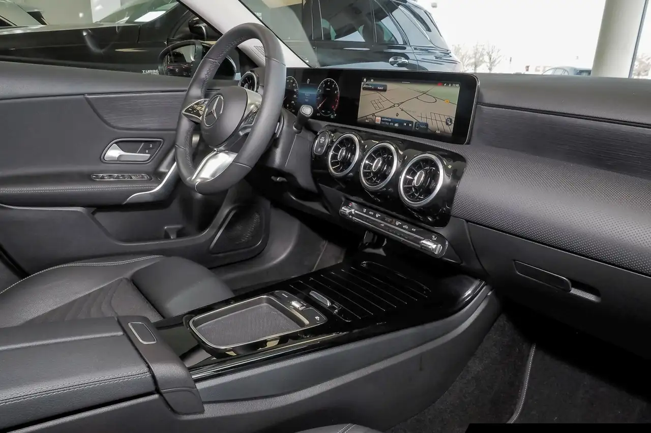 Mercedes-Benz A 180 A 180 Progressiv 7G/Night/Kamera/Navi/LED Autom. 7