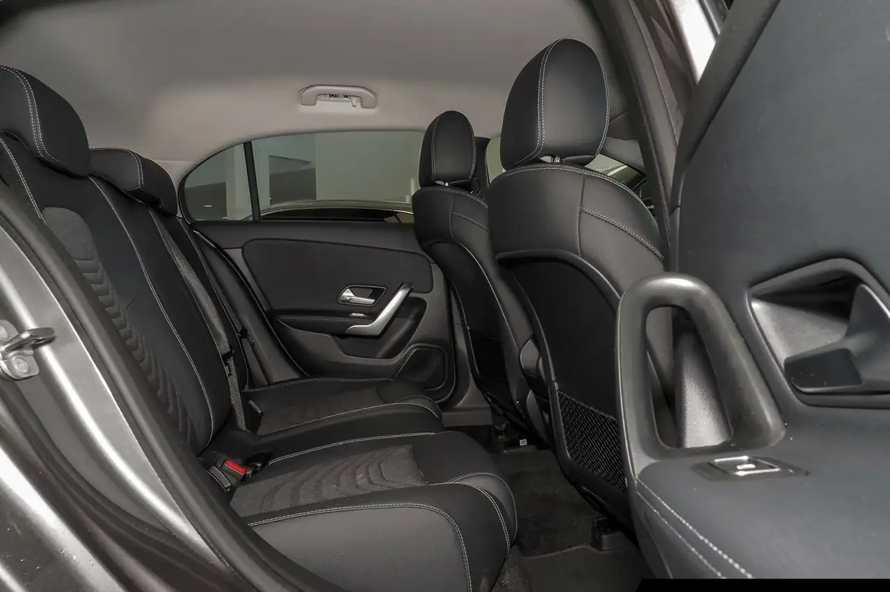 Mercedes-Benz A 180 A 180 Progressiv 7G/Night/Kamera/Navi/LED Autom. 9