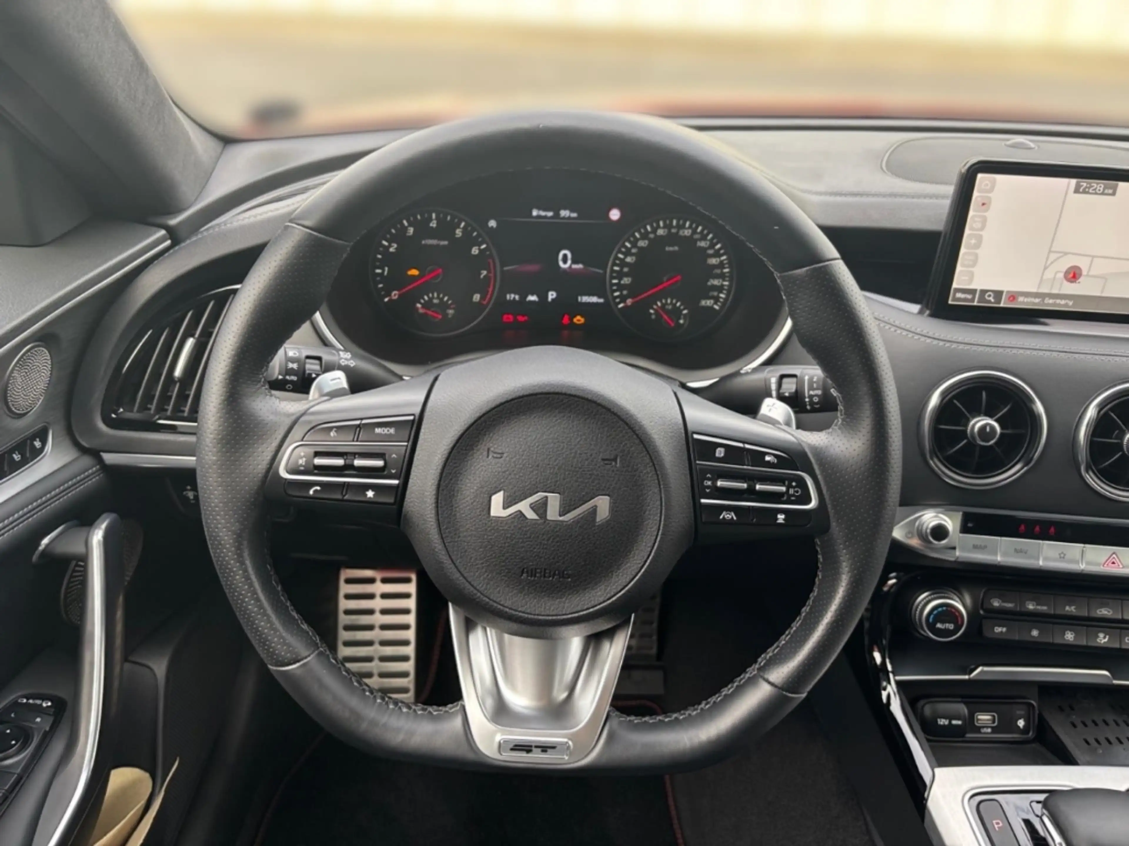 Kia Stinger 3.3T GT Navi Kamera Totwinkel PDC Klimaautomatik — photo 8