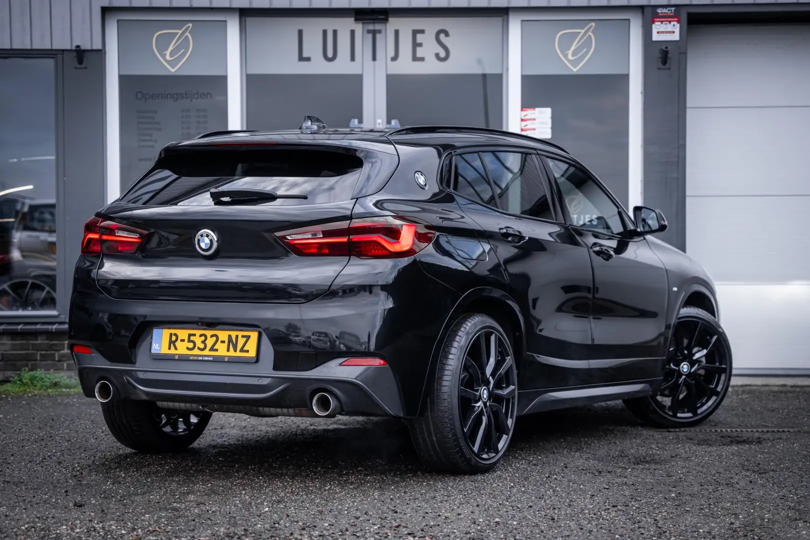 BMW X2 XDrive20i 178pk M-Sport I Blackpack I Trekhaak I 2 Noir - 2