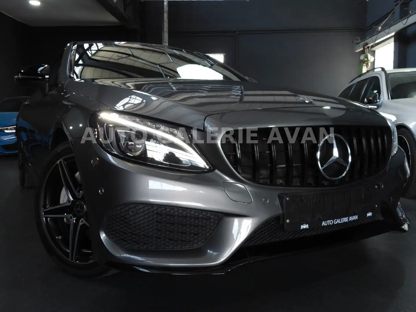 Mercedes-Benz C 200 COUPE AMG-LINE Grijs - 1