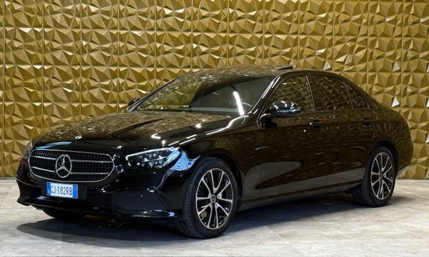 Mercedes-Benz E 220 E 220 d Business Sport 4matic auto Zwart - 2