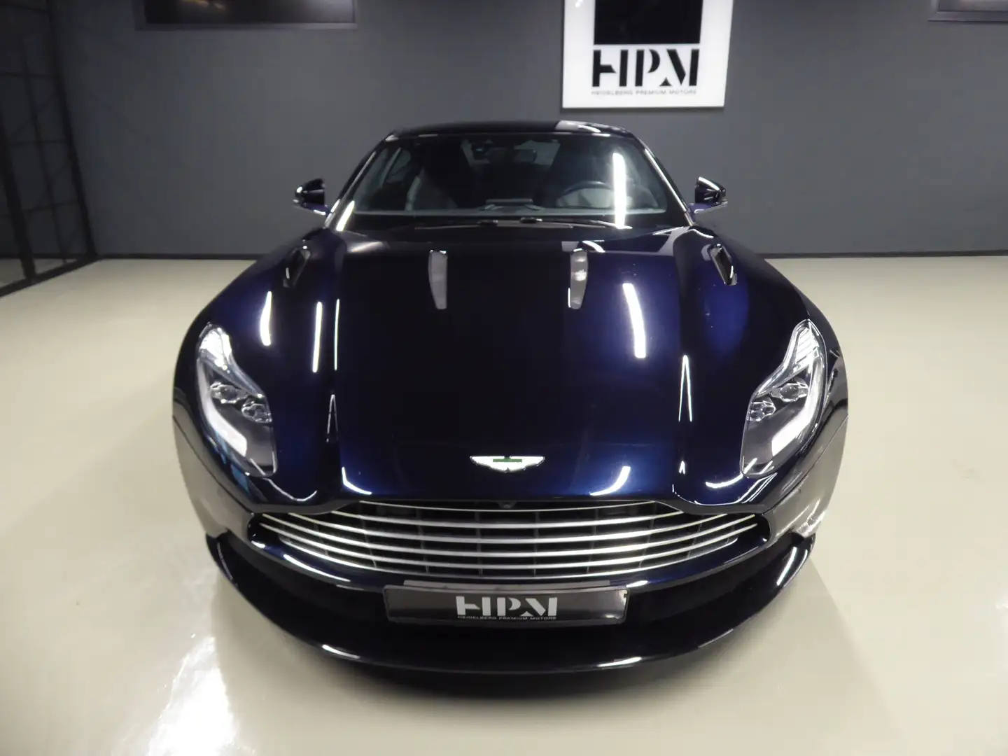 Aston Martin DB11 Coupe Touchtronic Launch Edition Carbon 1. Hand Negro - 2
