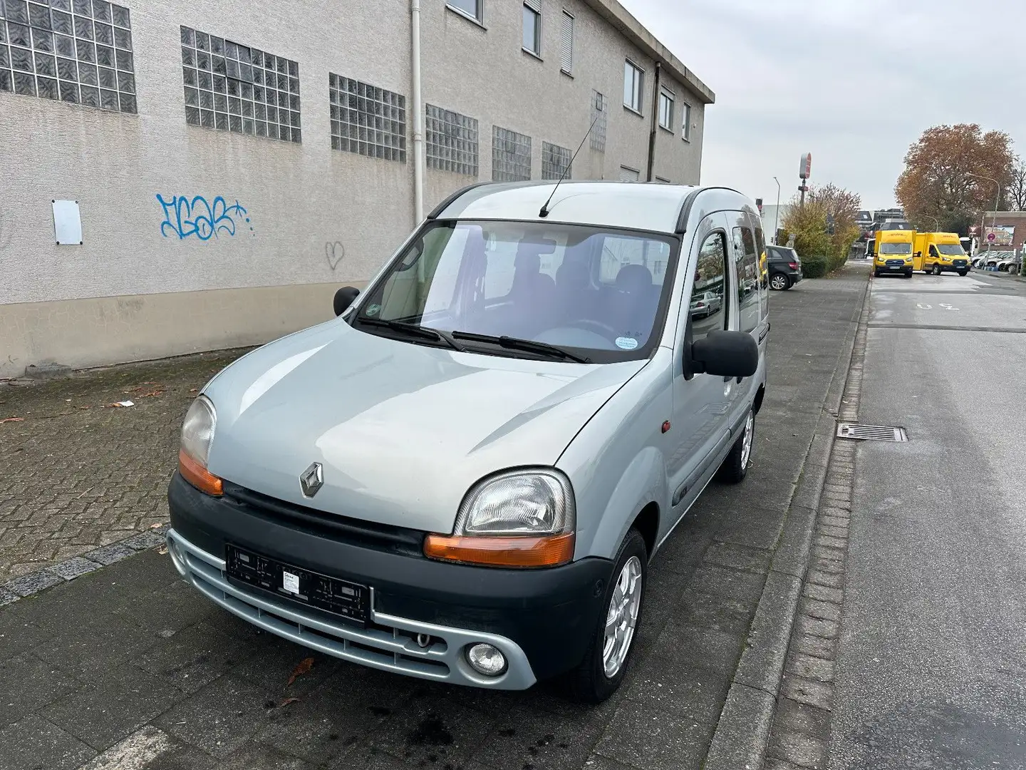 Renault Kangoo 1.4 Klima Tüv Bis 05/2025 Grau - 1