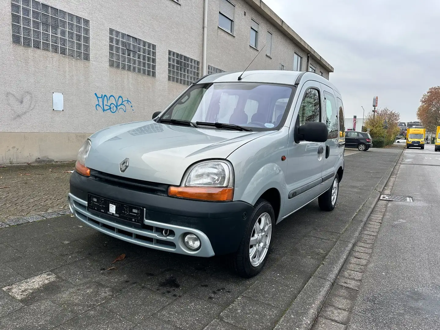 Renault Kangoo 1.4 Klima Tüv Bis 05/2025 Grau - 2