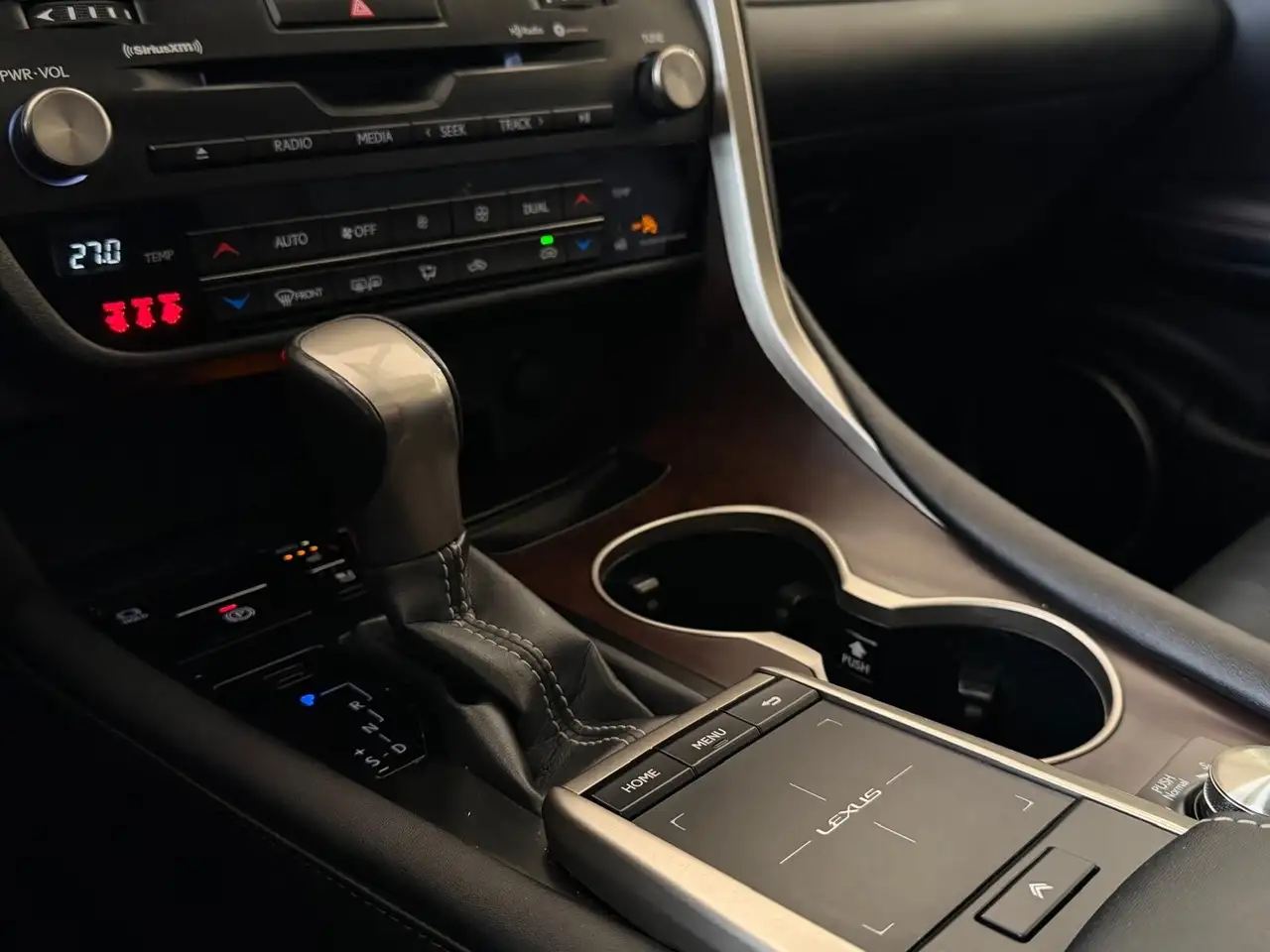 Lexus RX снимка Lexus RX