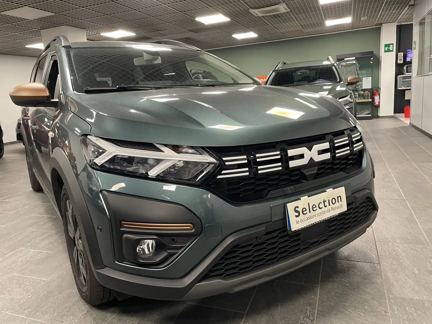 Dacia Jogger 1.0 tce Extreme UP 110cv Зелений - 2