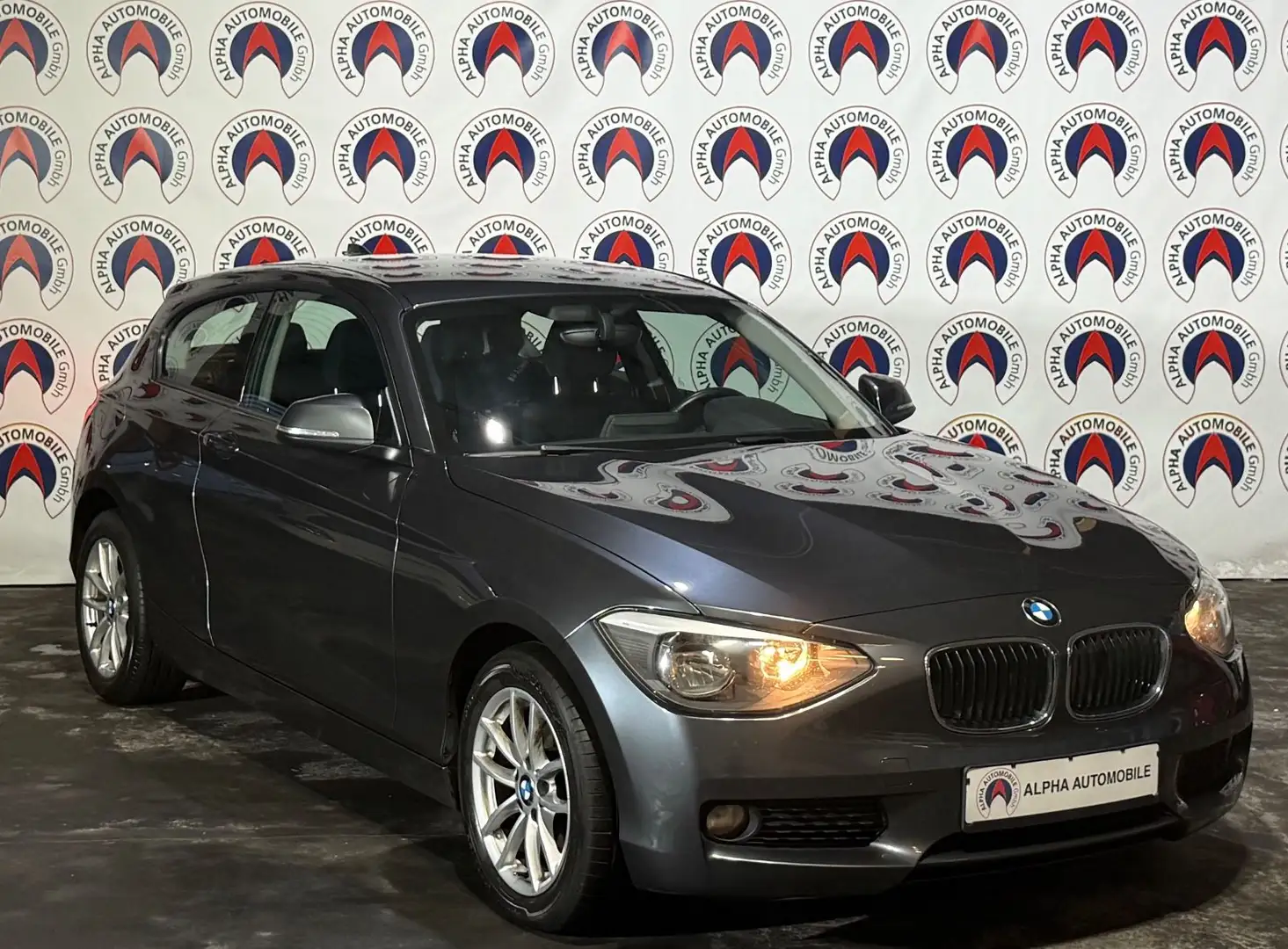 BMW 116 1 Limousine 3-trg. 116 d/Klima/ Sitzheizung Šedá - 2