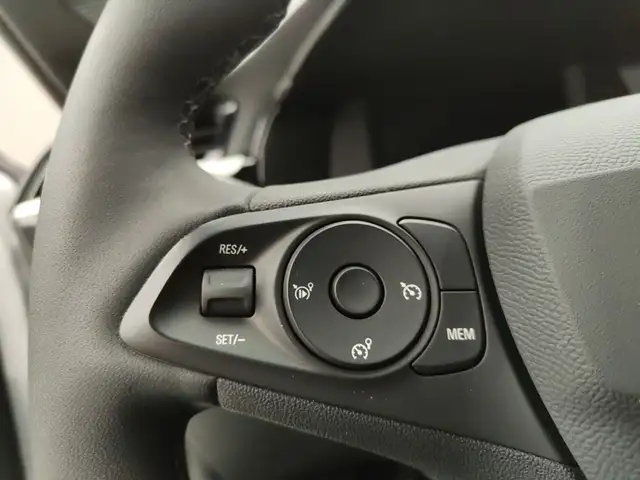 Opel Corsa view 12