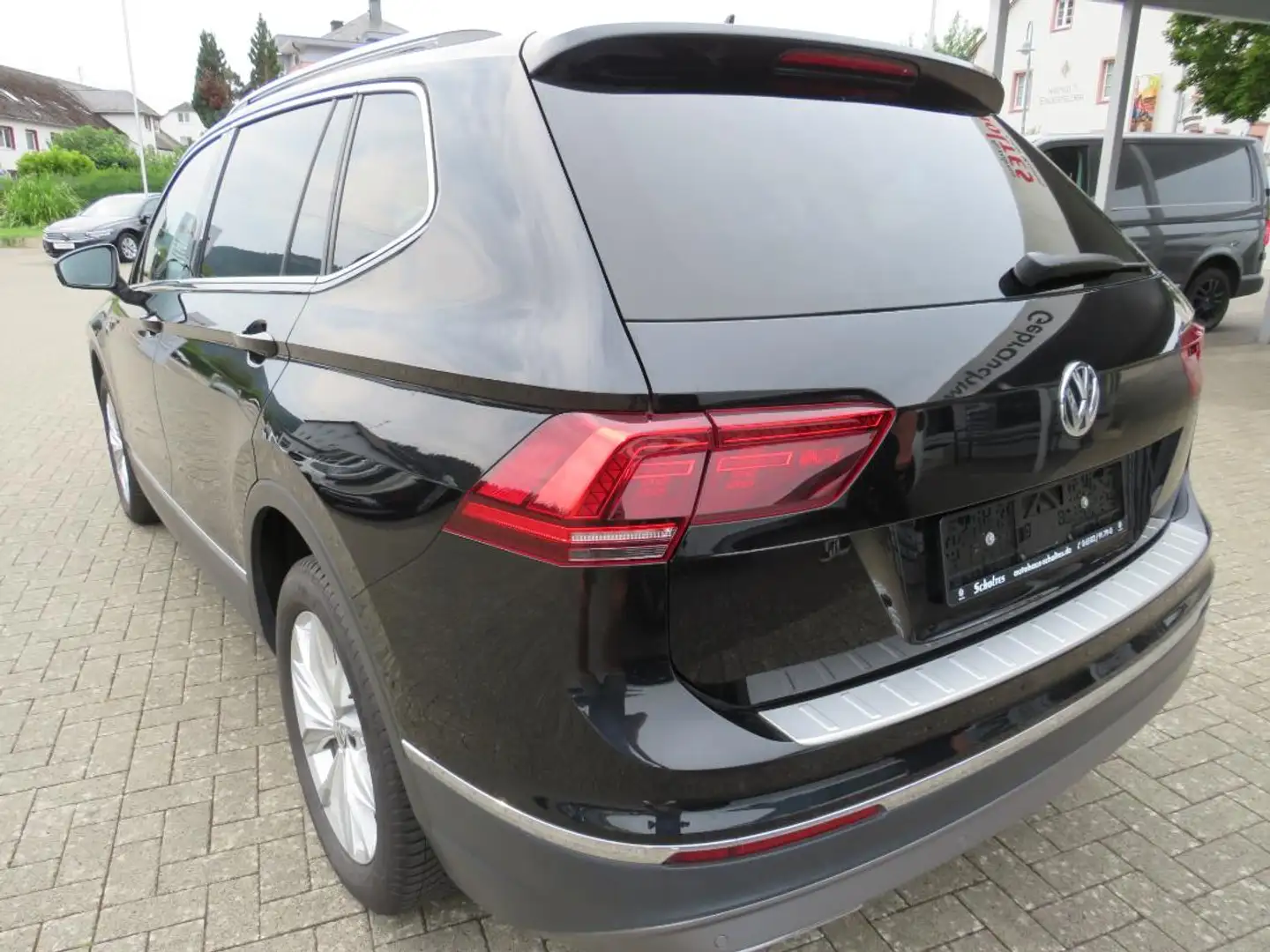 Volkswagen Tiguan Allspace Allspace Highline 2,0TDI DSG Top Ausstattung Schwarz - 2