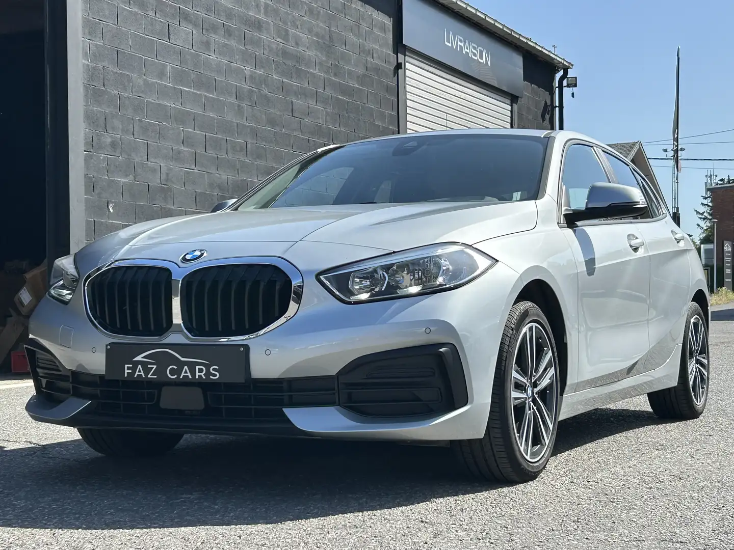 BMW 116 d * 1ER PROP + GPS + CLIM + JANTES + GARANTIE * Gris - 1